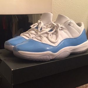 UNC Retro 11’s